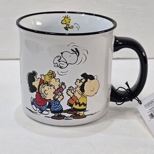 Snoopy and The Peanuts Gang Ceramic Coffee Mug 20 Oz